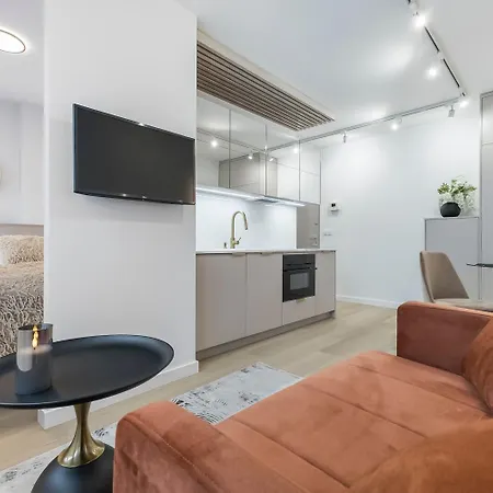 Jerozolimskie 89 Centrum Warszawy W Pelni Wyposazone Apartment